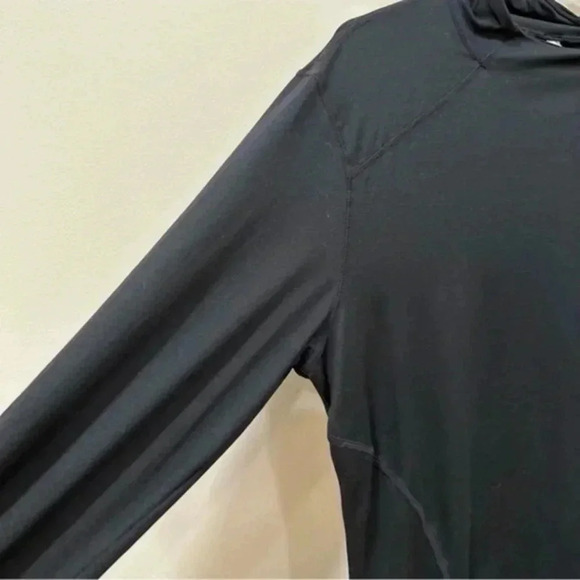 🍁 Fabletics black Phoenix Long-Sleeve Top Large - Picture 7 of 13
